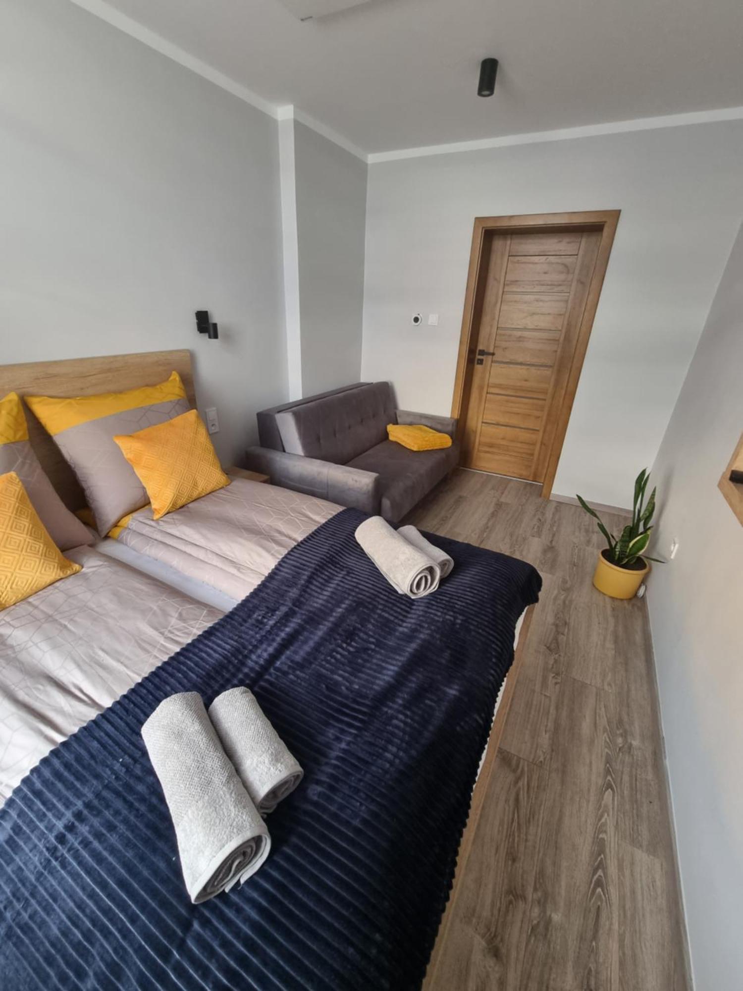 Apartament Lux Lemon Jelenia Gora Exterior photo