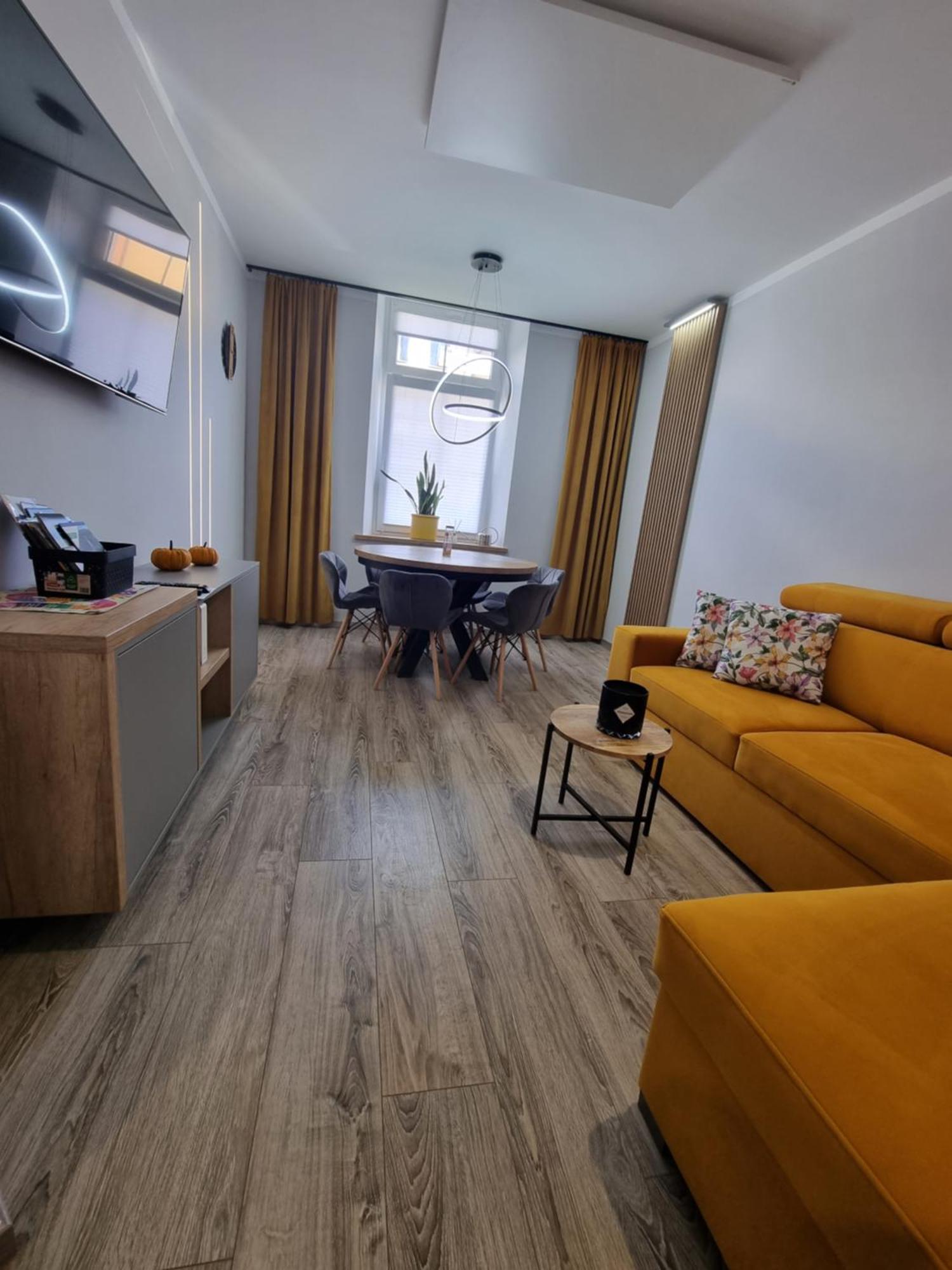 Apartament Lux Lemon Jelenia Gora Exterior photo
