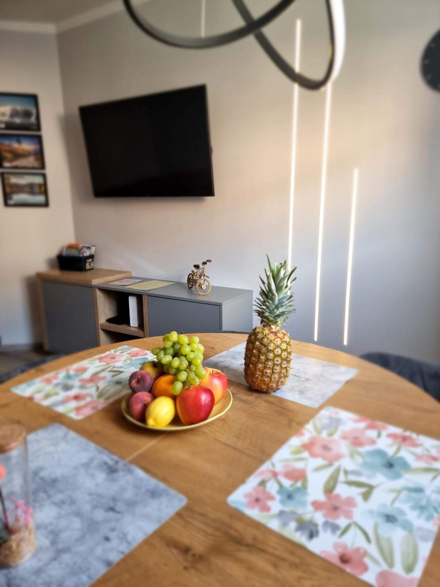 Apartament Lux Lemon Jelenia Gora Exterior photo